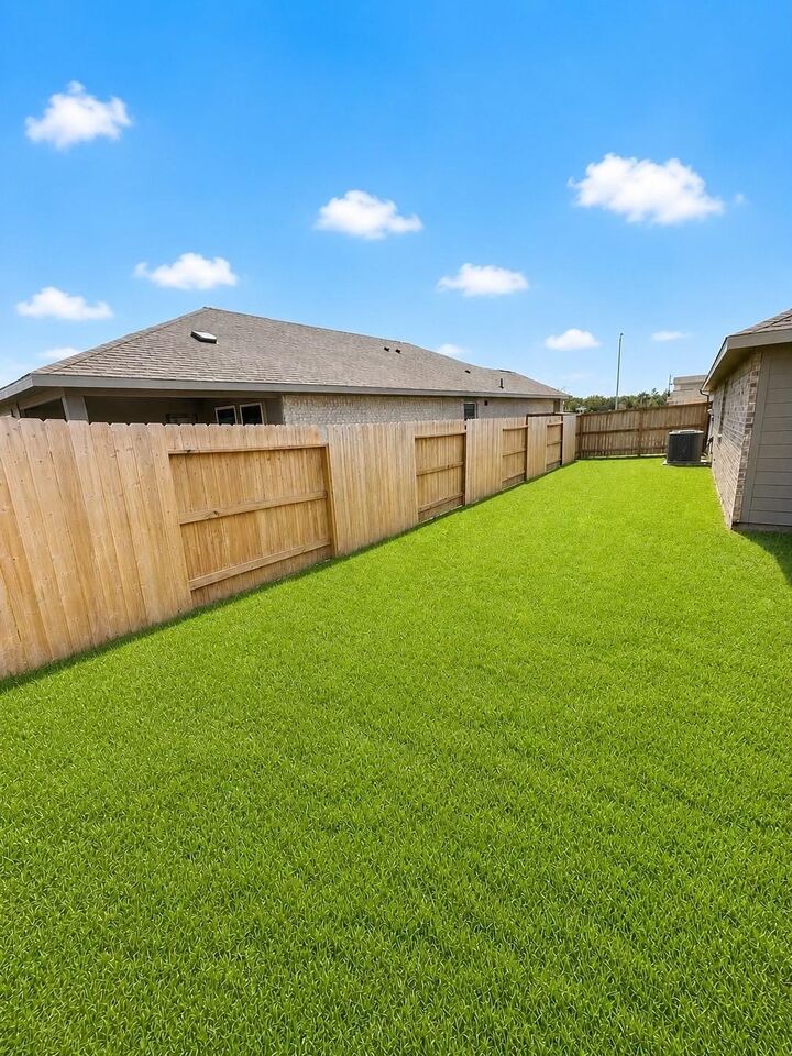 Property Photo:  8210 Blackwell Cove  TX 77523 