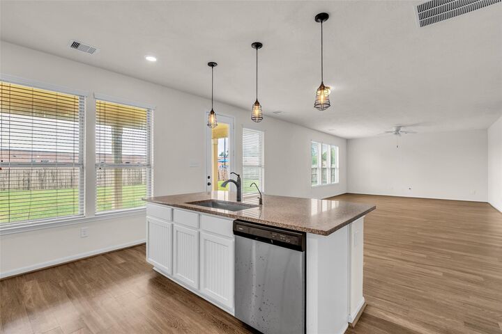 Property Photo:  20519 Pembridge Green Drive  TX 77365 