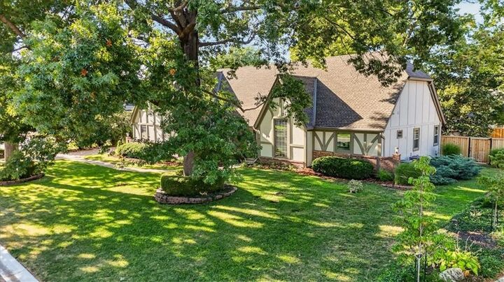 Property Photo:  3516 W 101st Terrace  KS 66206 