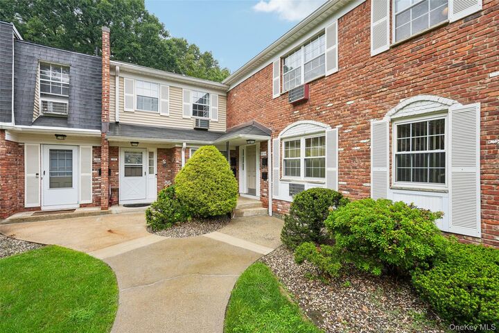 Property Photo: 192 Doxbury Lane NY 10901