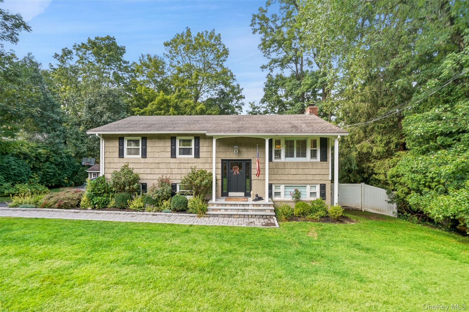 Property Photo:  7 Nightingale Road  NY 10536 