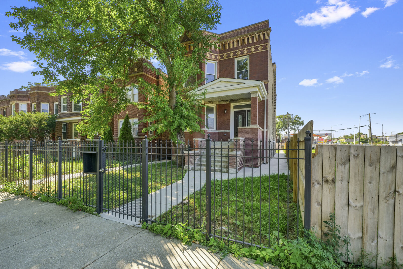 Property Photo:  4751 W Monroe Street 1  IL 60644 