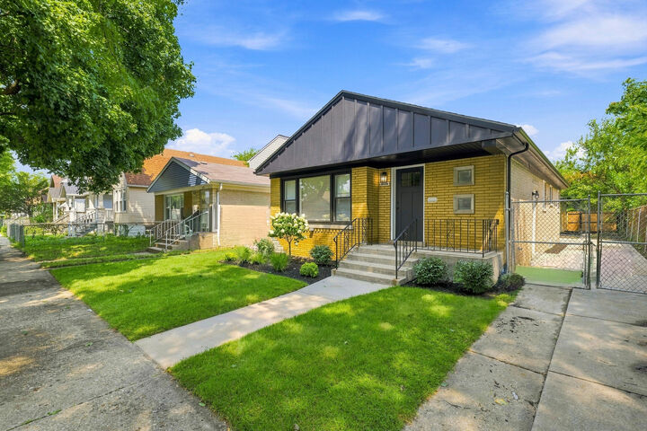 Property Photo: 10933 S Eggleston Avenue IL 60628