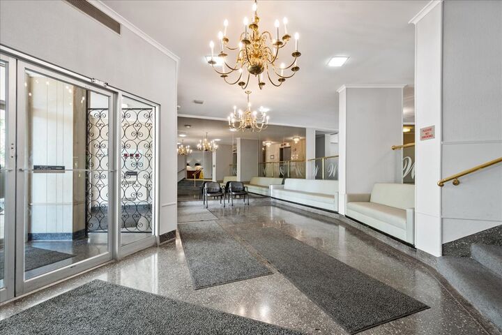 Property Photo: 7141 N Kedzie Avenue 511 IL 60645