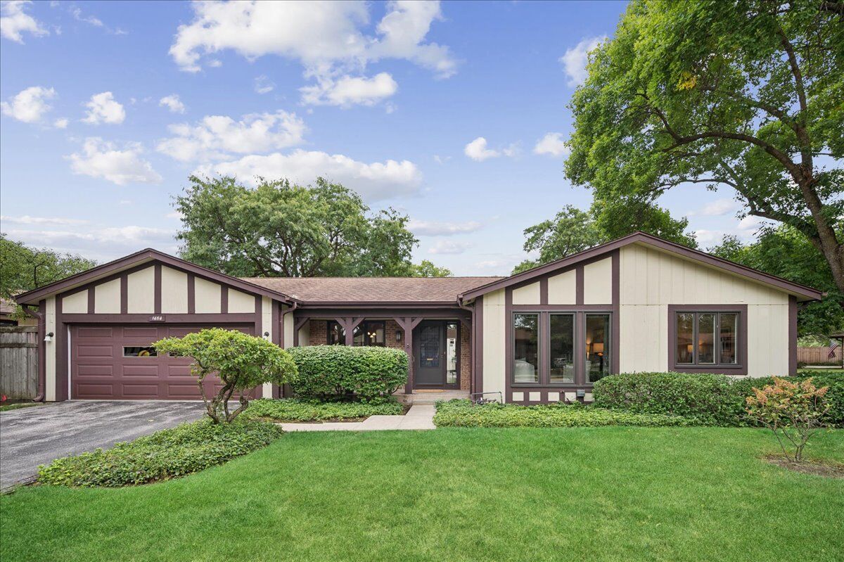 Property Photo:  1464 Estate Lane  IL 60025 