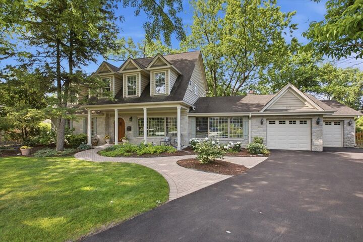 Property Photo:  2501 Robincrest Lane  IL 60025 