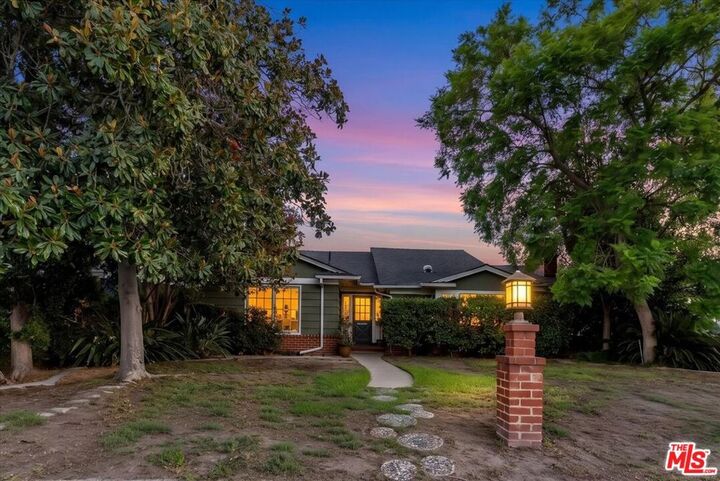 Property Photo:  12430 Cumpston Street  CA 91607 