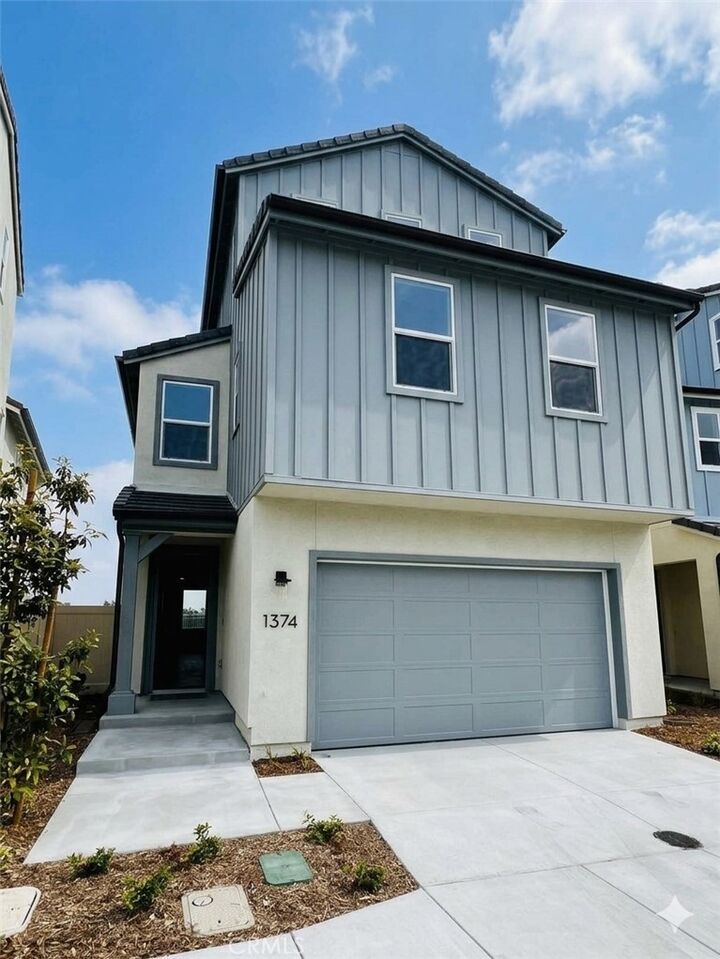 Property Photo:  1374 Blue Port Way  CA 92054 