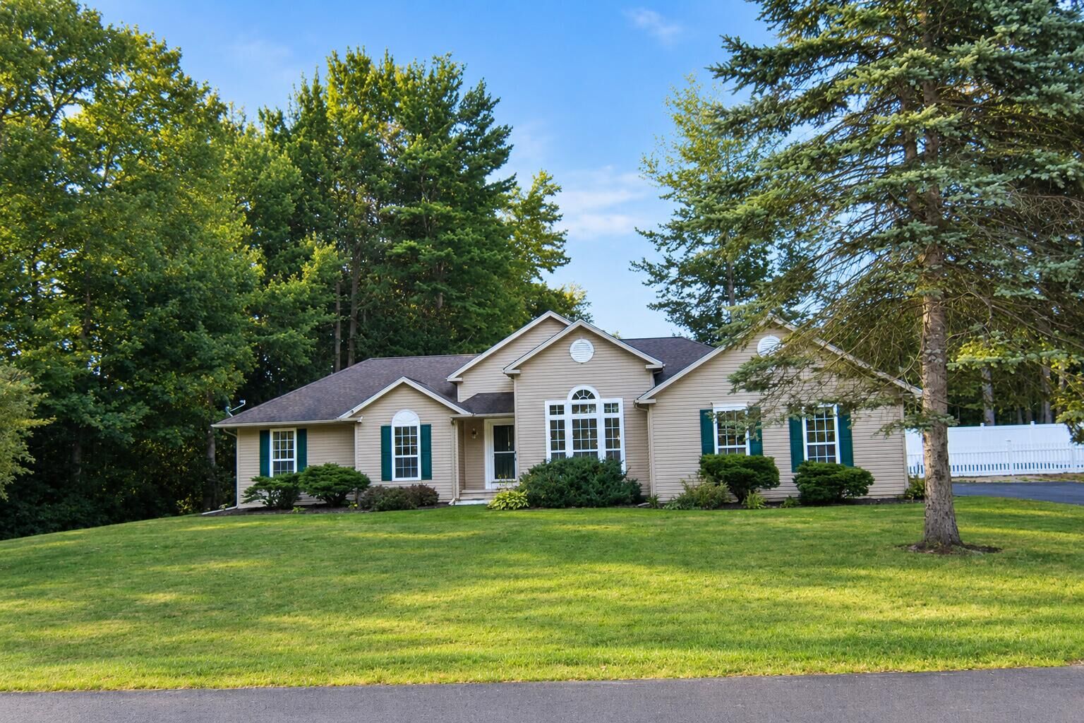 Property Photo:  137 Hemlock Terrace  ME 04967 