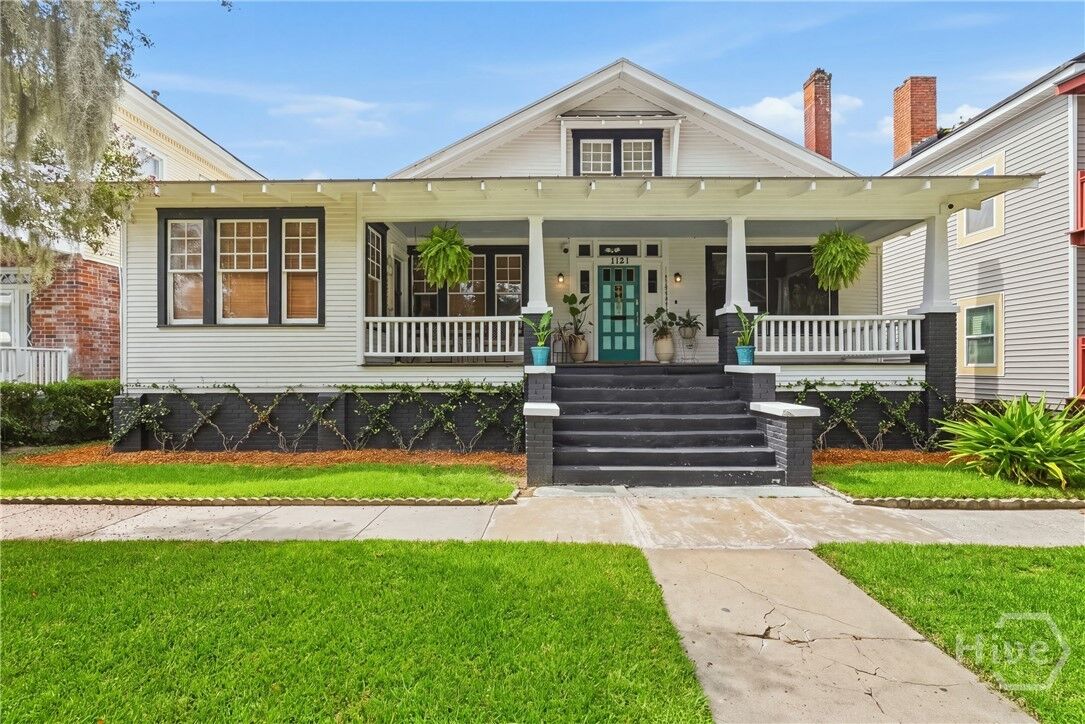 Property Photo: 1121 E 33rd Street GA 31404