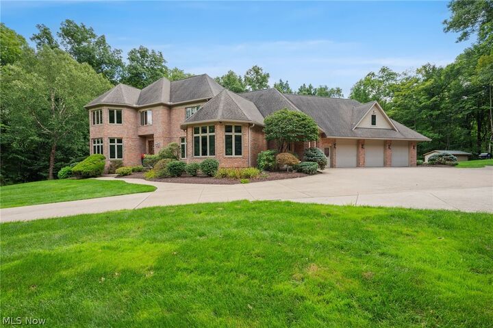 Property Photo: 1088 River Woods Drive OH 44233