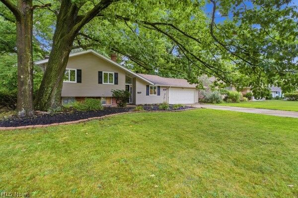Property Photo:  321 Royal Oak Boulevard  OH 44143 