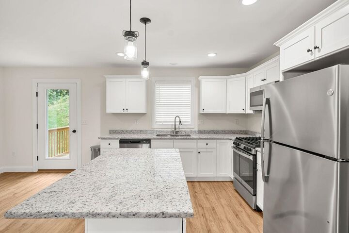 Property Photo: 71B Terraceview Drive NH 03051