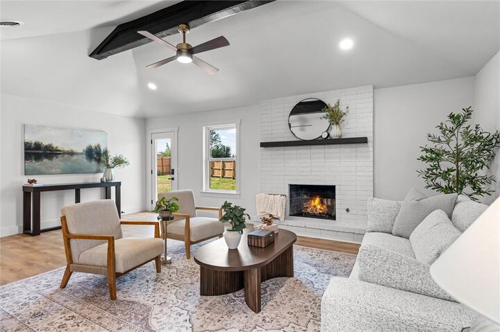 Property Photo:  2211 W Olrich Street  AR 72758 