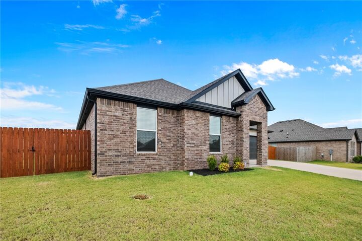 Property Photo: 2105 Oliver Street AR 72751