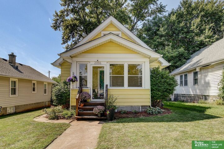 Property Photo: 2036 N 60th Avenue NE 68104
