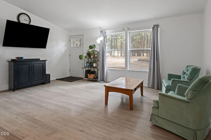 Property Photo: 19580 River Woods Drive OR 97702