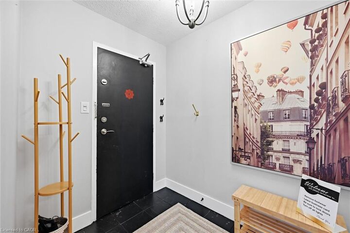 Property Photo:  75 Queen Street N 1903  ON L8R 3J3 