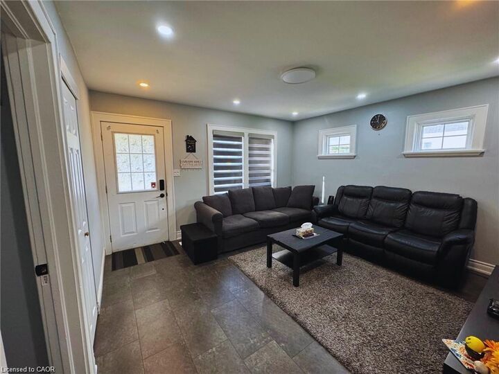 Property Photo: 63 Mintern Avenue Upper Unit ON N3S 1L2