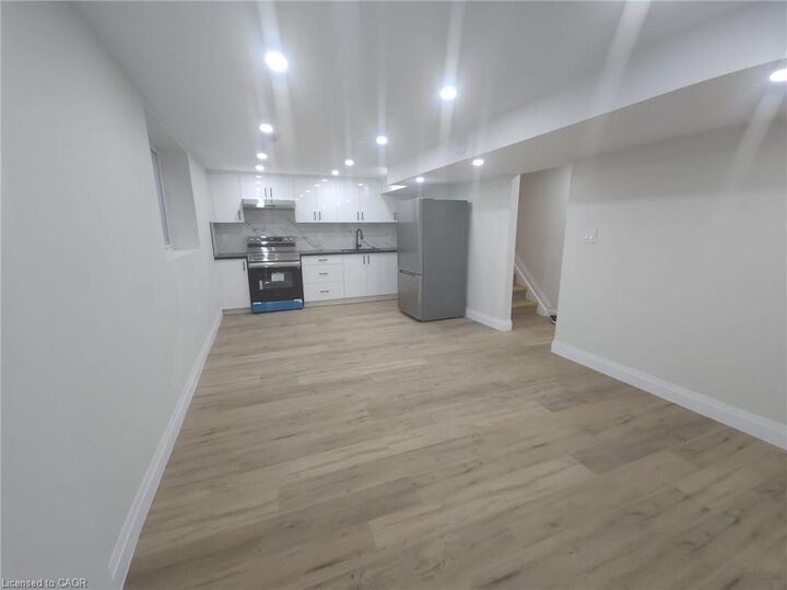 Property Photo:  43 Patterson Avenue E  ON N3S 6X1 