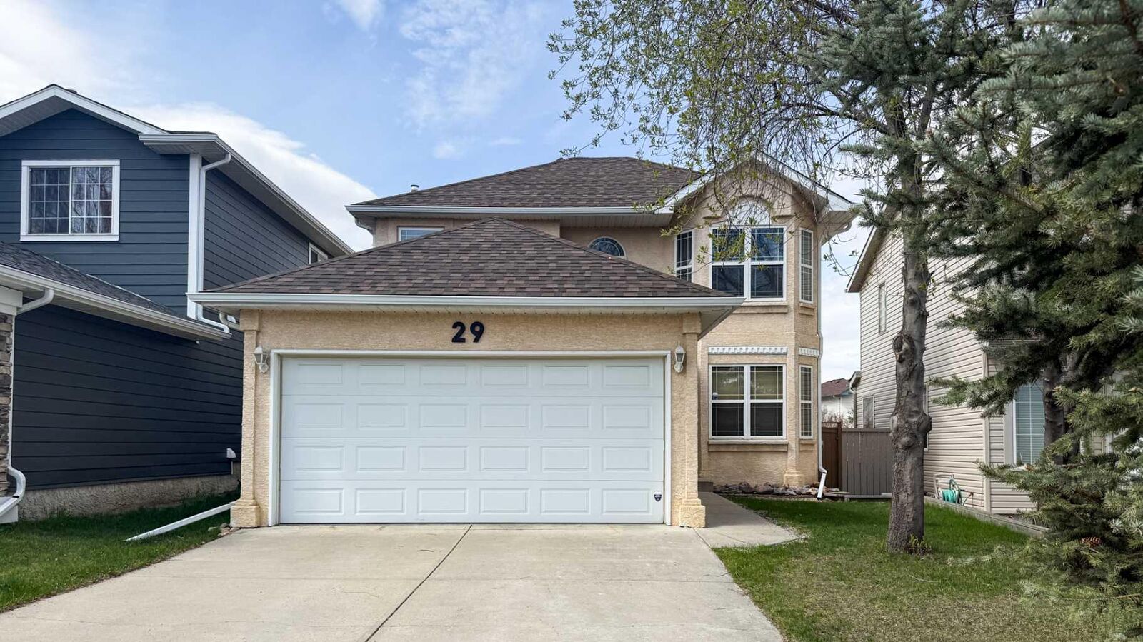 Property Photo:  29 Harvest Glen Link NE  AB T3K 4N1 