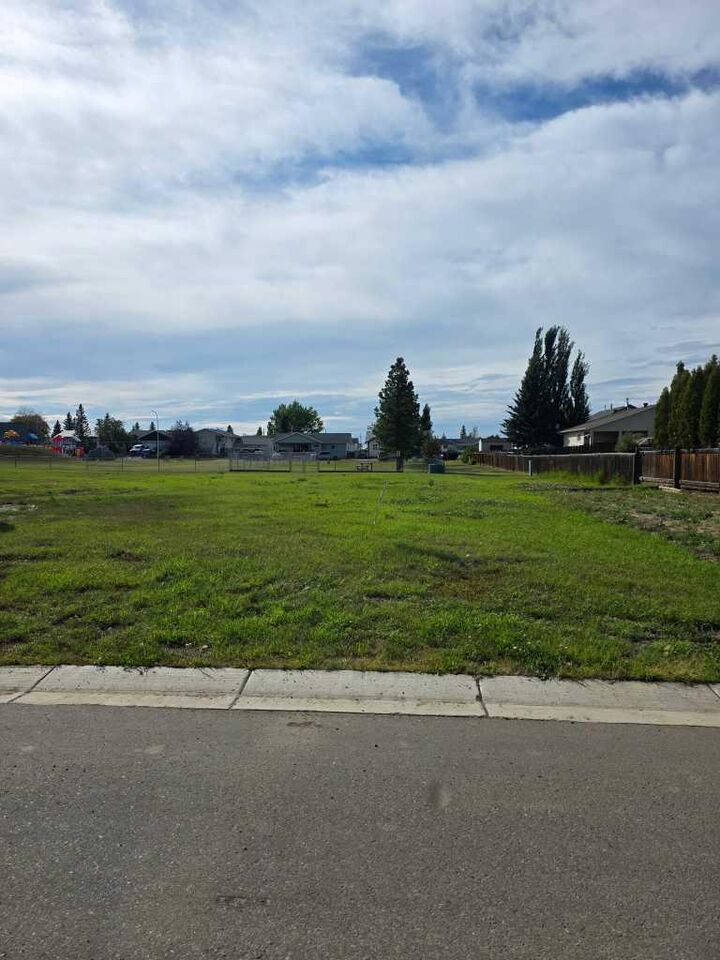 Property Photo:  4532 44 Street  AB T0H 3A0 
