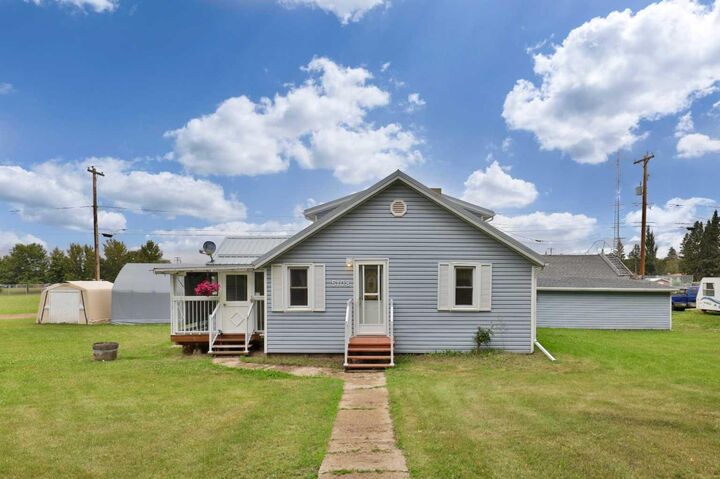 Property Photo:  5108 51 Street  AB T0B 0H0 