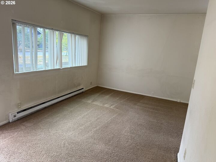 Property Photo:  736 5th St  OR 97477 