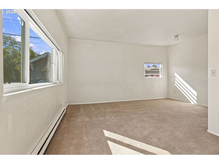 Property Photo:  736 5th St  OR 97477 