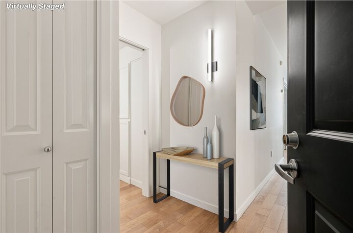 Property Photo:  2607  Western Avenue 302  WA 98121 