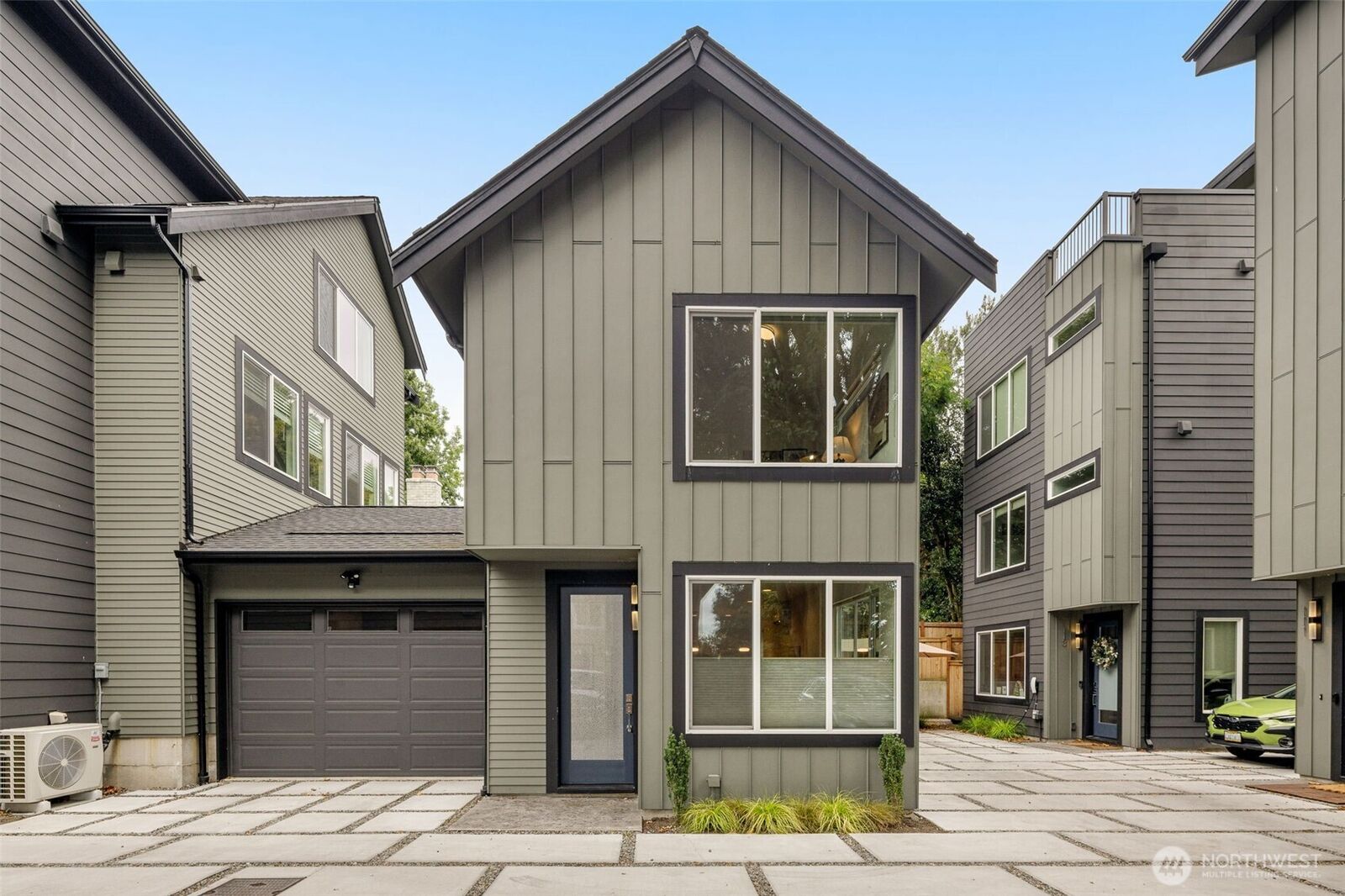 Property Photo:  115 B N 105th Street  WA 98133 