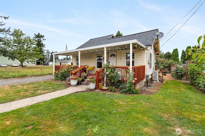 Property Photo:  610  Strandell St.  WA 98247 