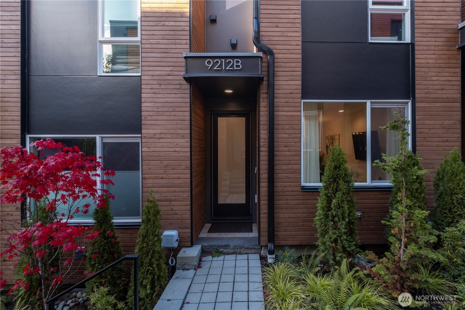 Property Photo:  9212  20th Avenue SW B  WA 98106 