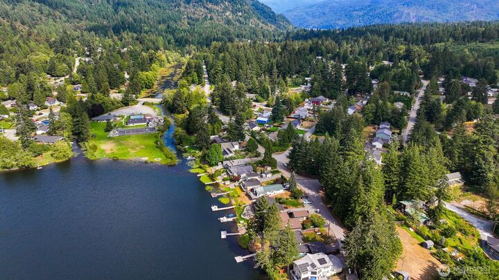 Property Photo:  333  Lakeside Drive  WA 98284 