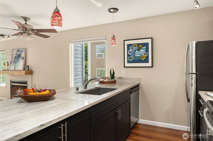 Property Photo: 10329 Meridian Avenue N 202 WA 98133