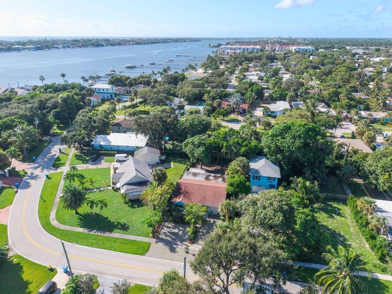 Property Photo: 545 S Lake Drive FL 33462