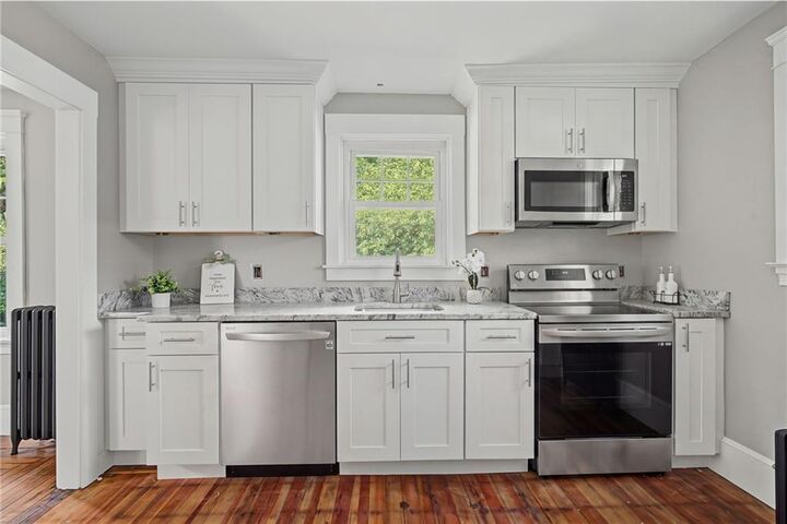 Property Photo:  62 Dunbar Avenue  RI 02916 