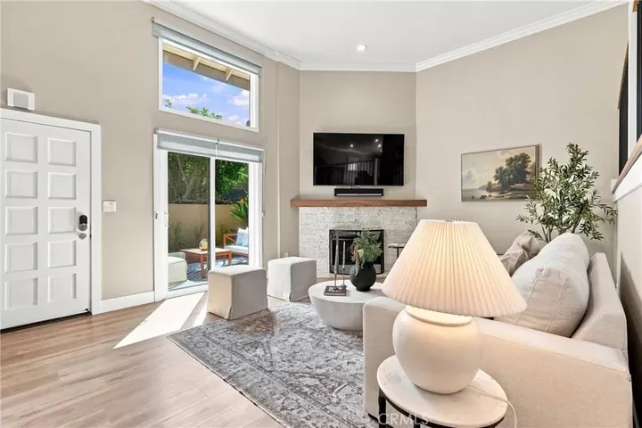 Property Photo:  2306 Mathews Avenue 2  CA 90278 
