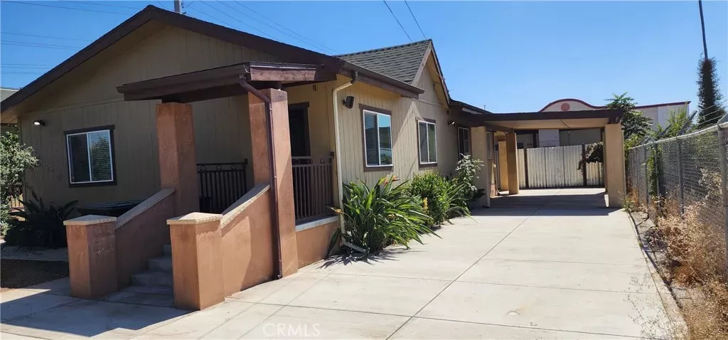 Property Photo: 3112 1st CA 92507