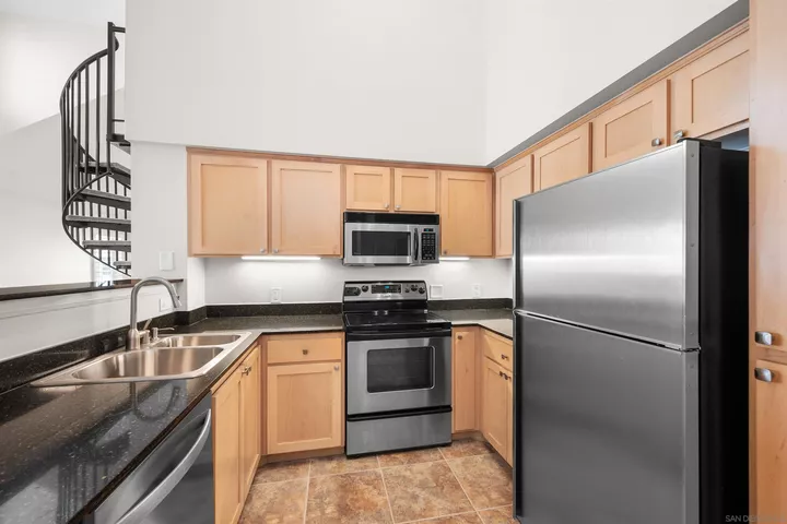 Property Photo: 2400 5th Ave 425 CA 92101