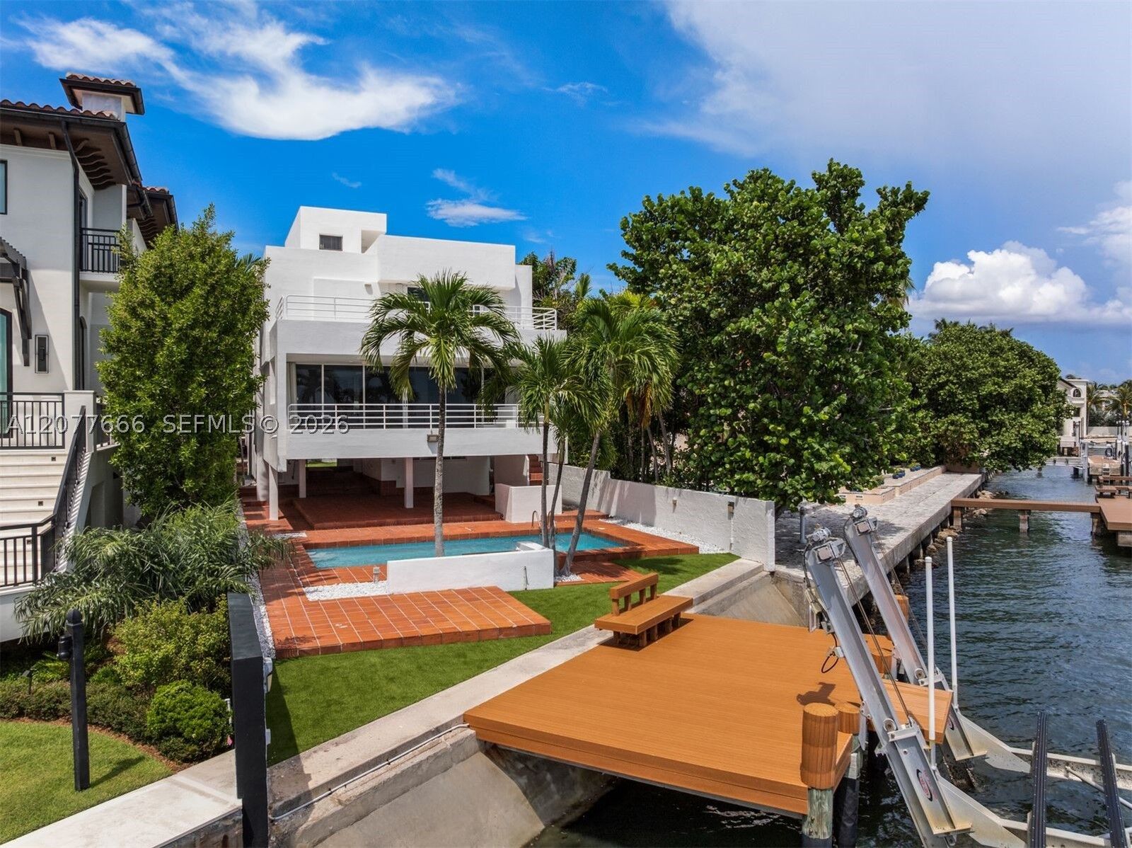 Property Photo:  3499 N Prospect Dr  FL 33133 