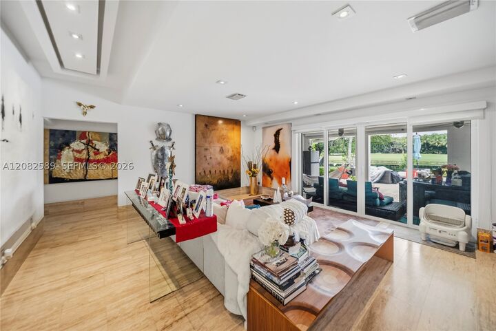 Property Photo: 9448 NW 54th Doral Cir Ln FL 33178