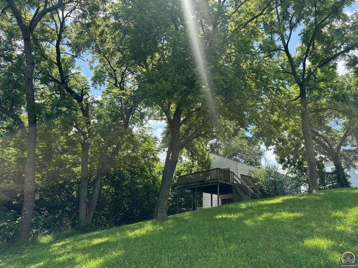 Property Photo:  212 S Shore Dr  KS 66846 