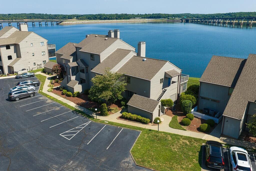 Property Photo: 41 The Moorings VA 23927