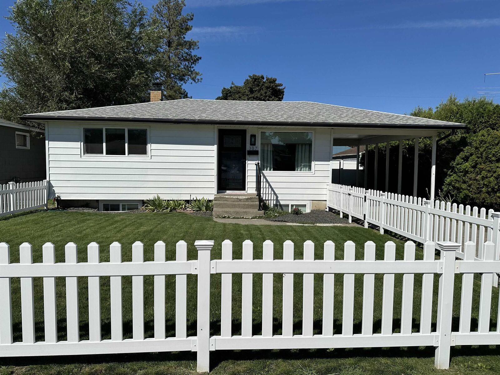 Property Photo: 307 E Joseph Ave WA 99208