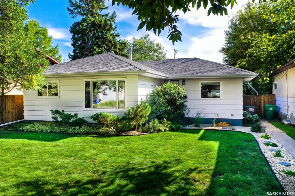 Property Photo:  125 109th Street W  SK S7N 1R3 