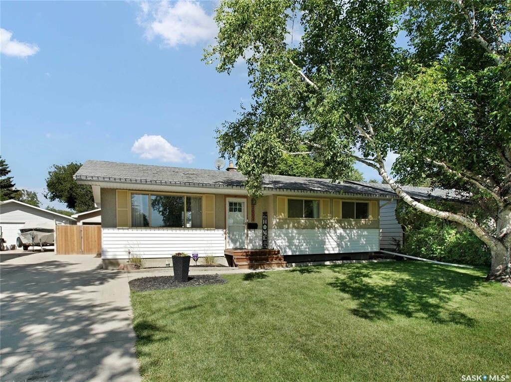 Property Photo:  2002 Richardson Road  SK S7L 4B7 