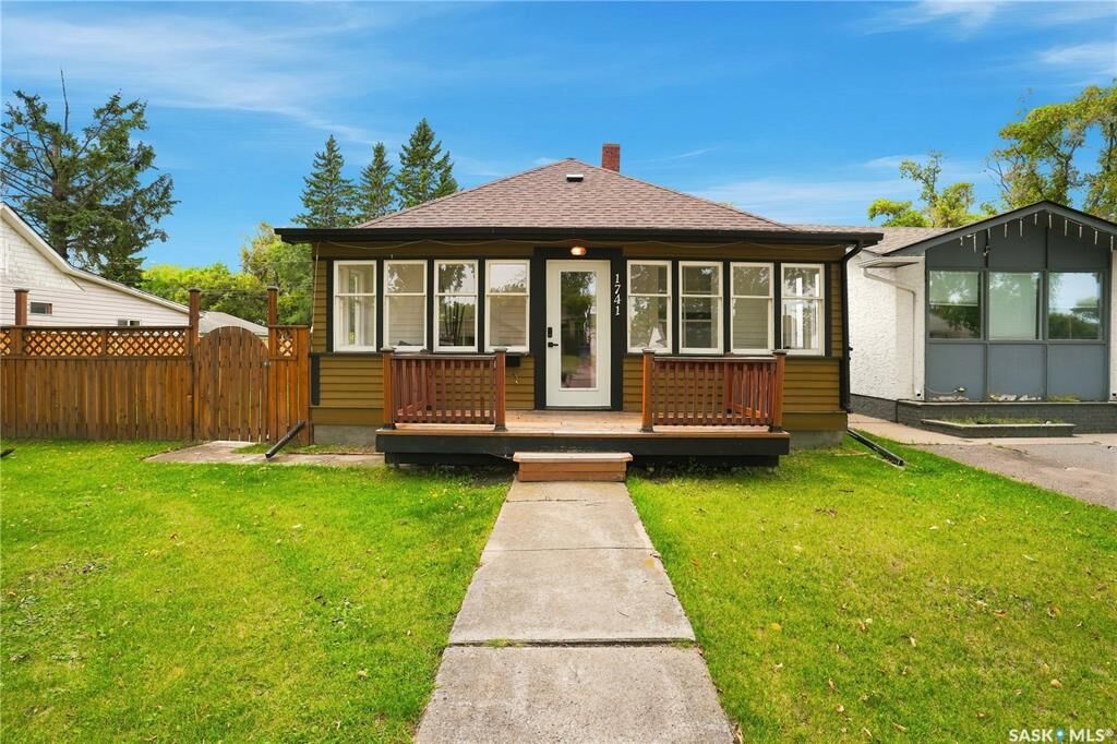 Property Photo:  1741 98th Street  SK S9A 0M9 