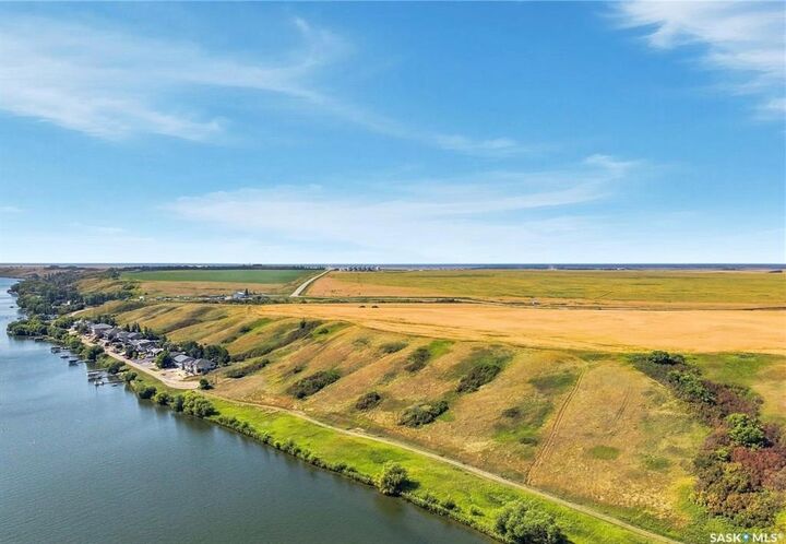 Property Photo: 37 Pelican Pass SK S7C 0A4