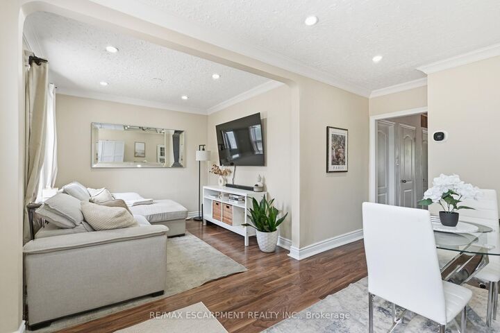 Property Photo: 141 McAnulty Boulevard ON L8H 3H6